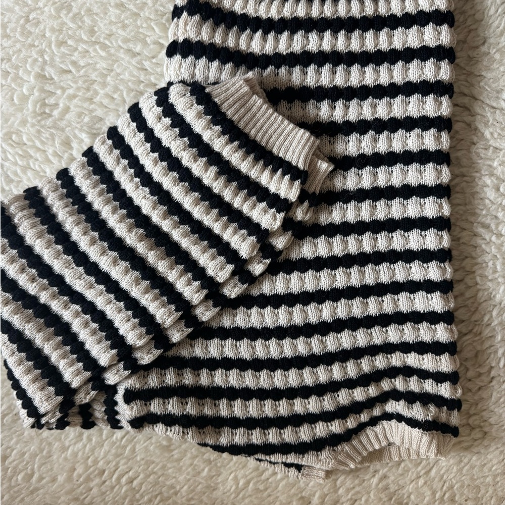 Women’s Striped Crew Neck Sweater - Black and Cream like new!